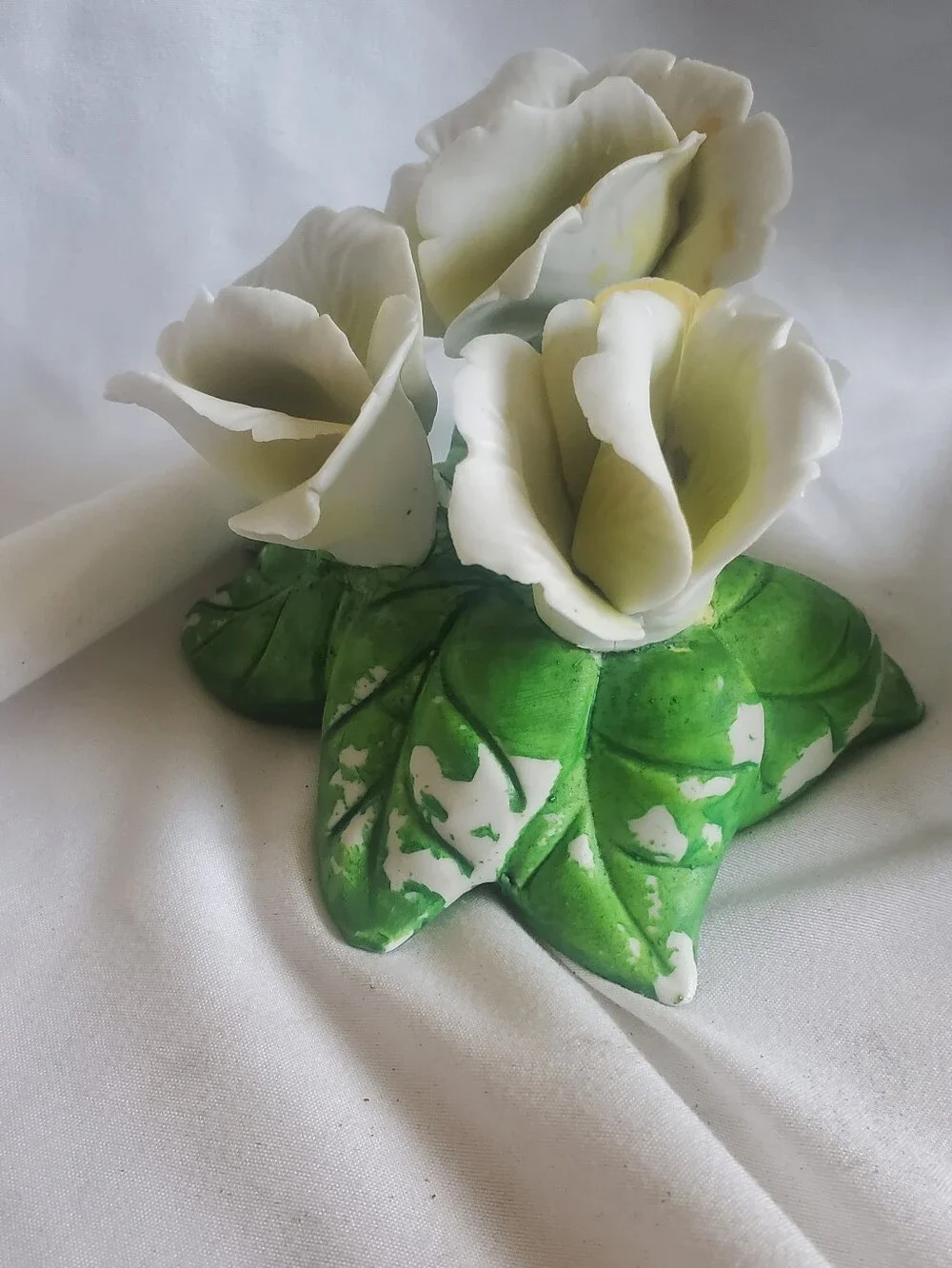 Capodimonte Style Vtg White Porcelain Ceramic Floral Accent Pair Green Leaves